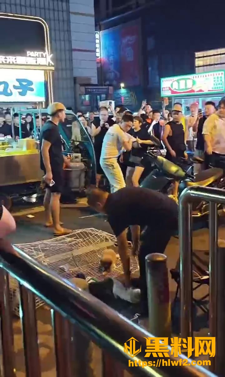 吉林长春夜市摊主打架2