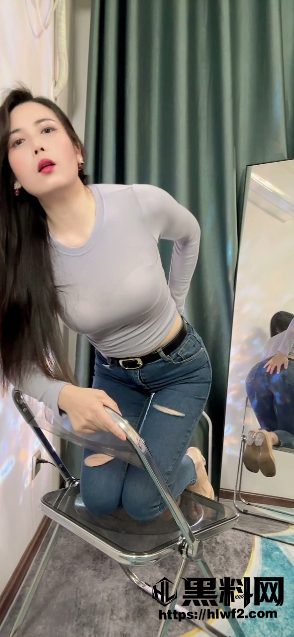 全裸露逼3
