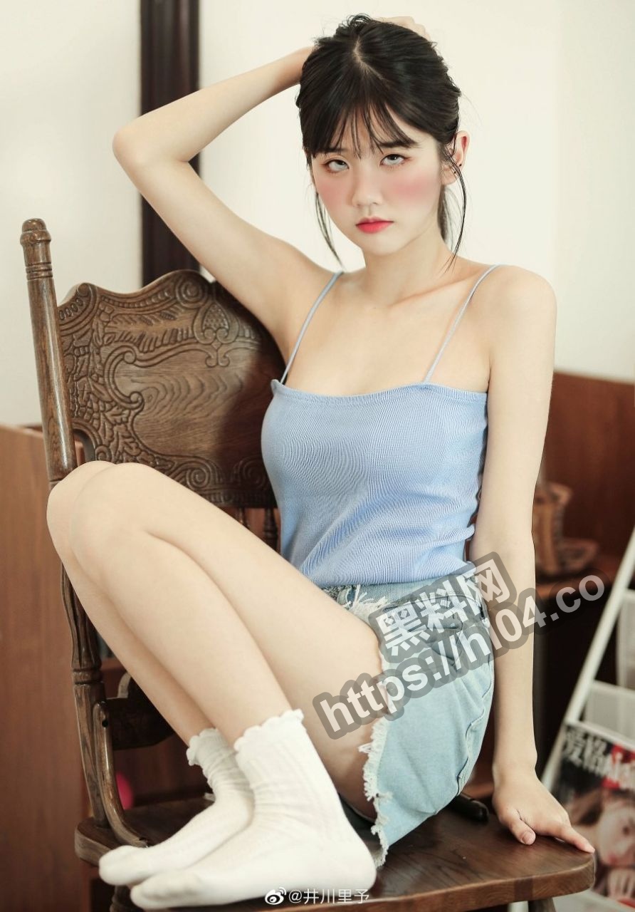 892X1280