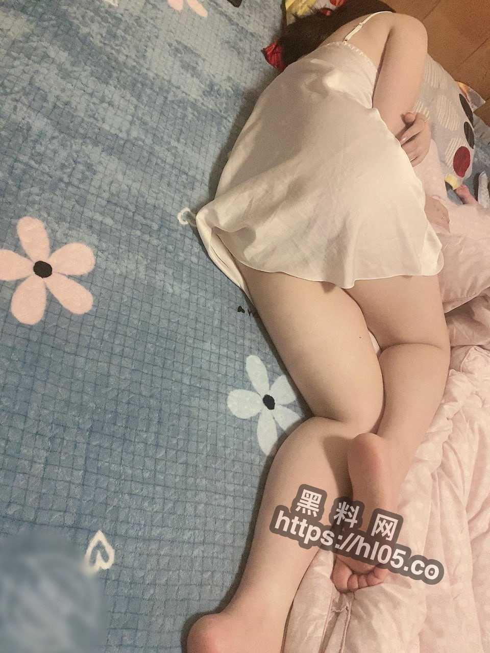 960X1280