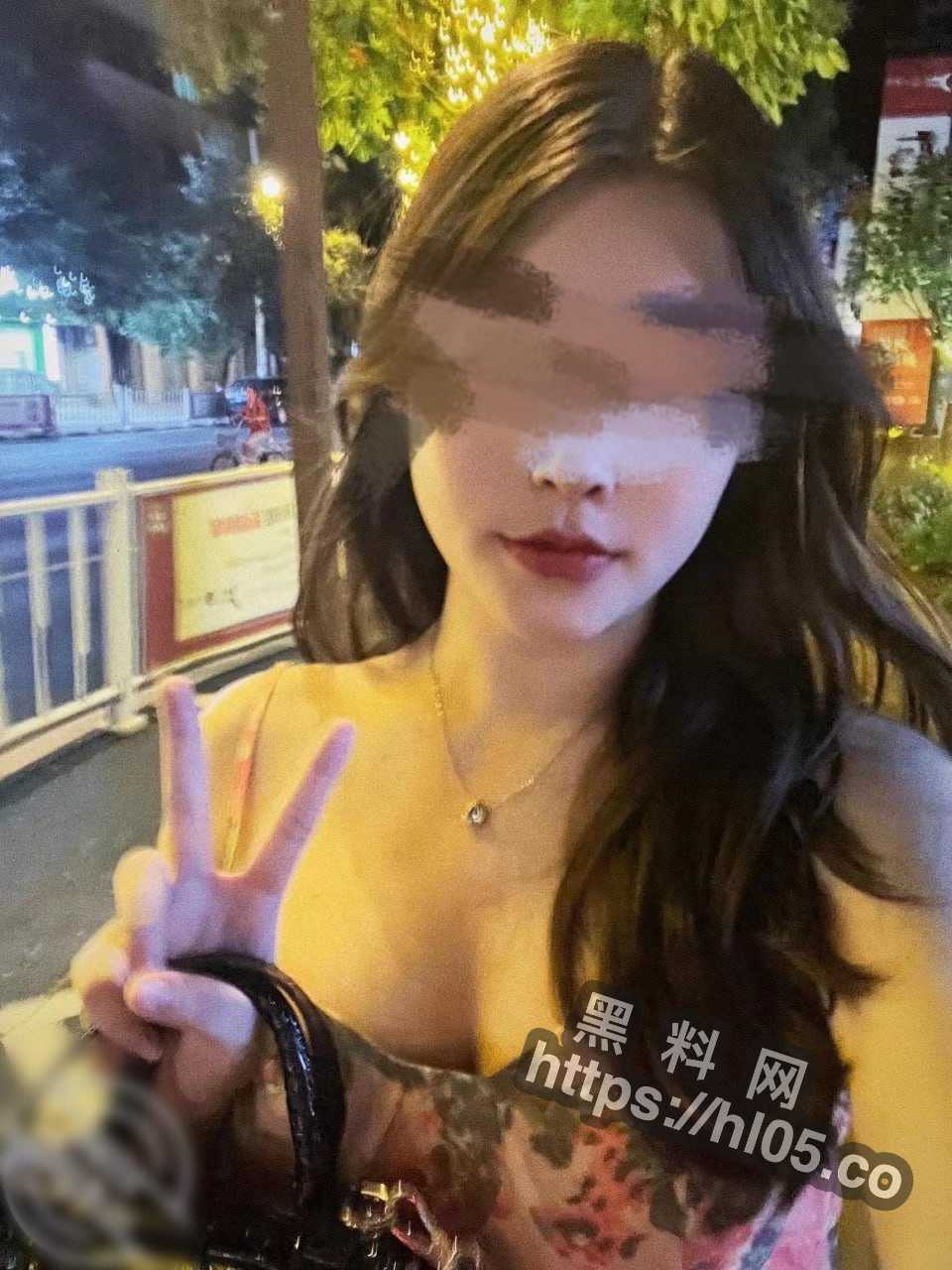 960X1280